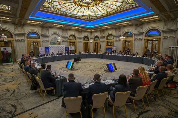 Parliament round table